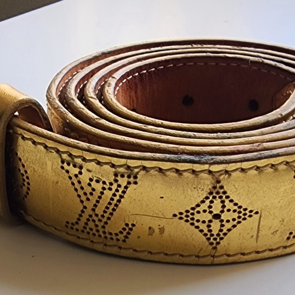 LOUIS VUITTON - AUTHENTIC METALLIC GOLD LEATHER PERFORATED MAHINA BELT